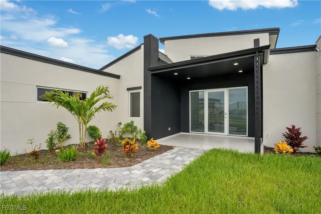 4009 Jacaranda Parkway W Cape Coral FL 33993