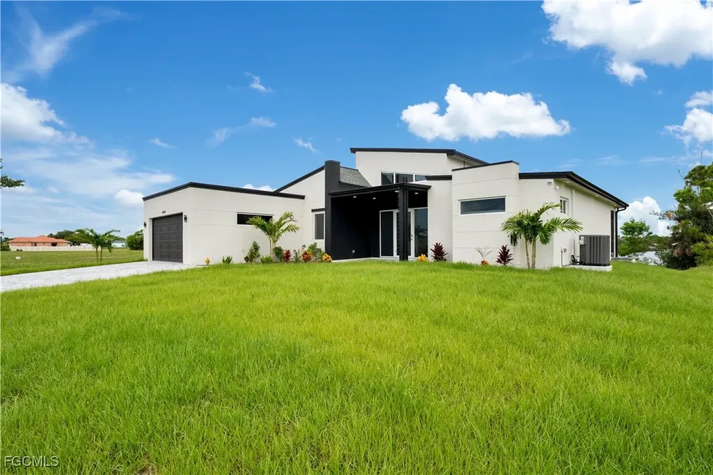 4009 Jacaranda Parkway W Cape Coral FL 33993