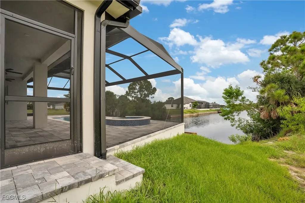 4009 Jacaranda Parkway W Cape Coral FL 33993