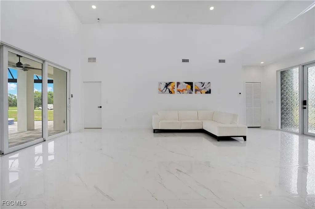 4009 Jacaranda Parkway W Cape Coral FL 33993