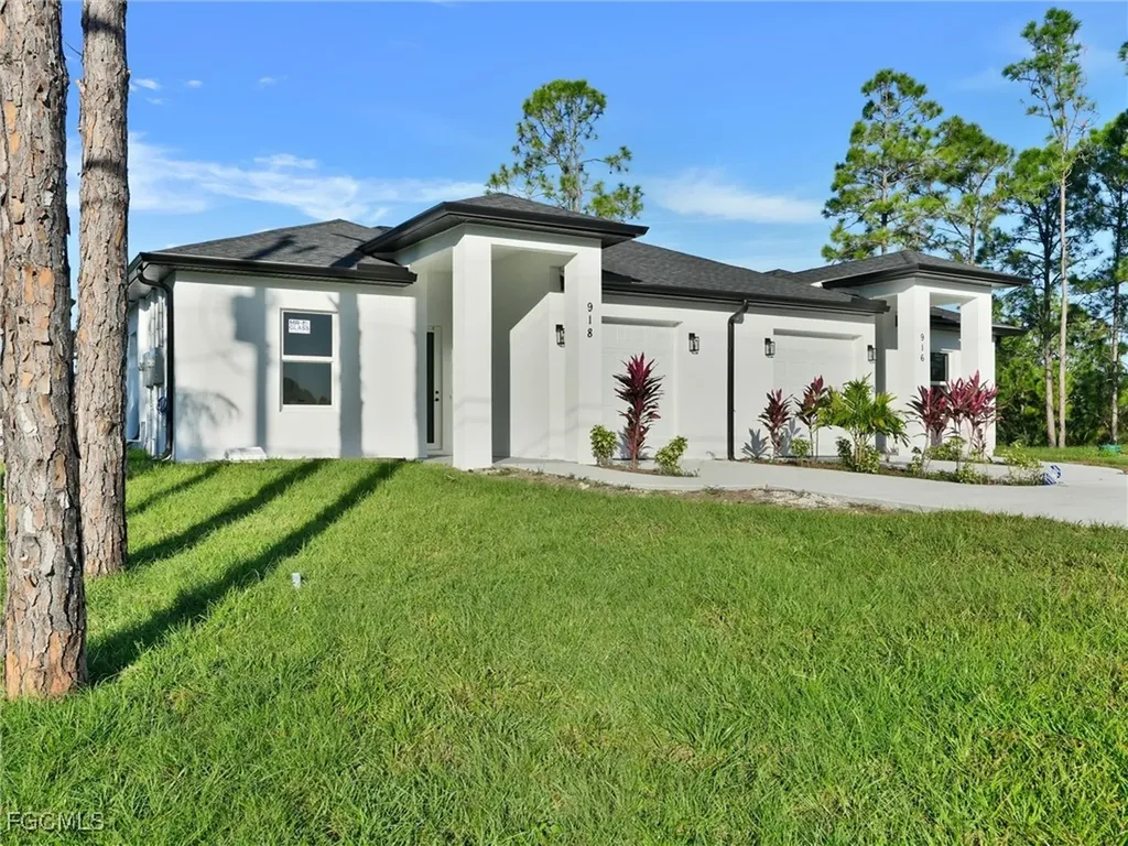 918 Eisenhower Boulevard Lehigh Acres FL 33974