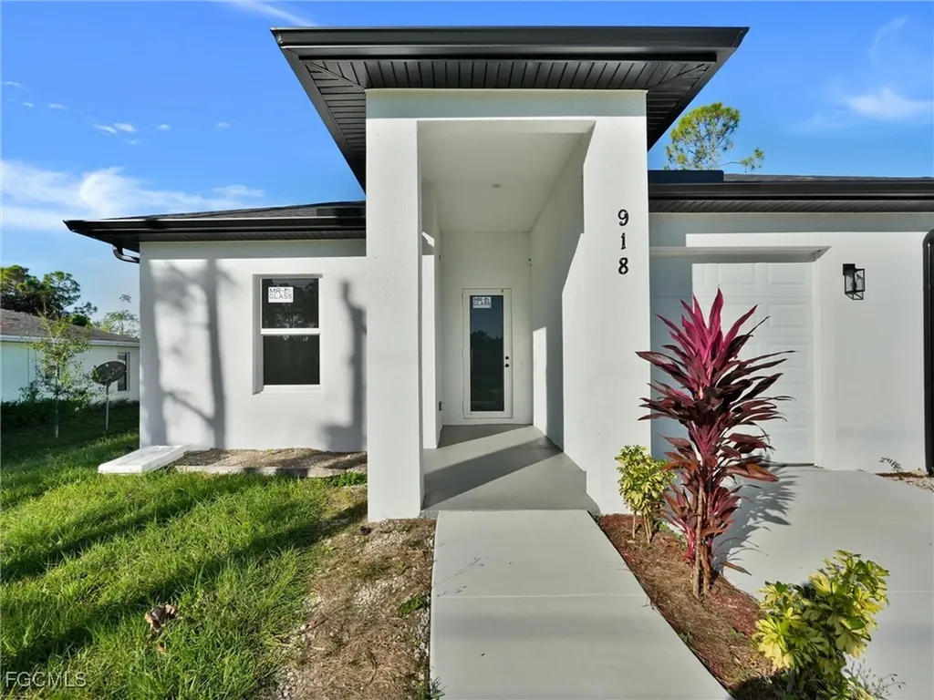 918 Eisenhower Boulevard Lehigh Acres FL 33974
