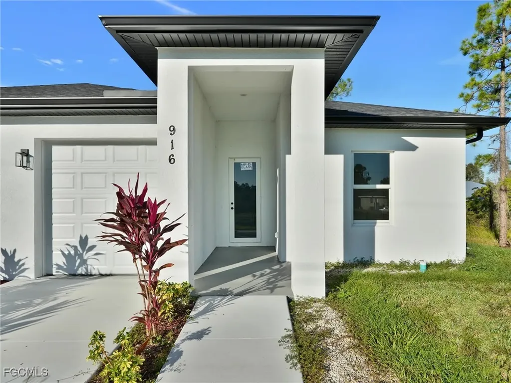 918 Eisenhower Boulevard Lehigh Acres FL 33974