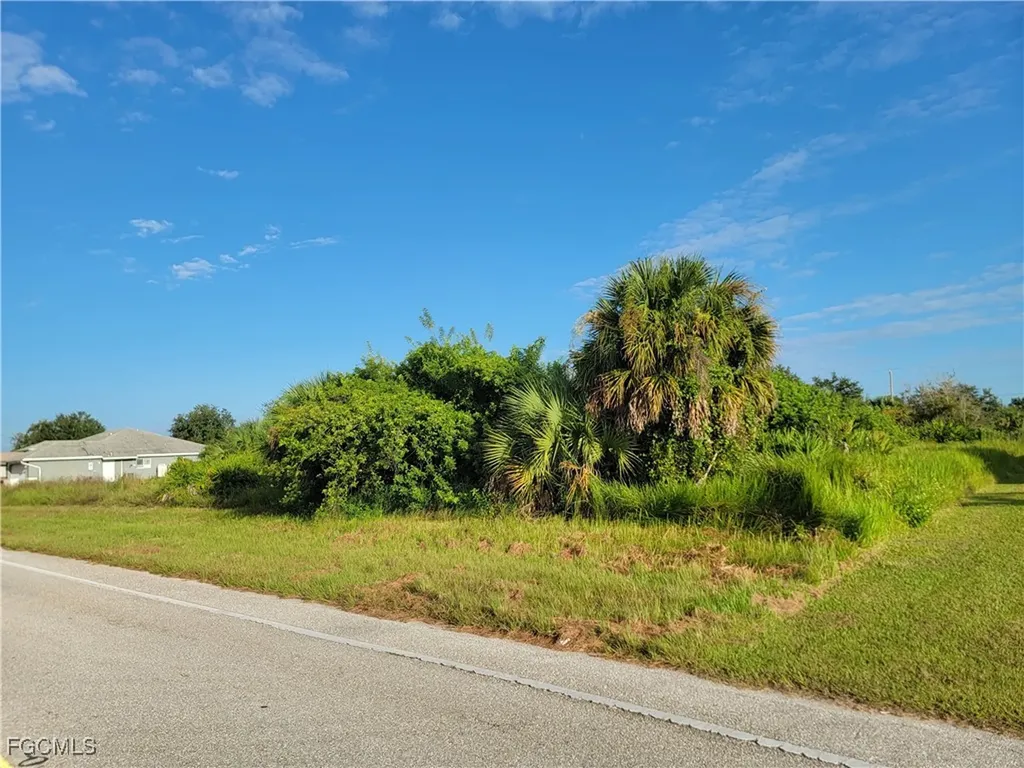 819 Milwaukee Boulevard Lehigh Acres FL 33974
