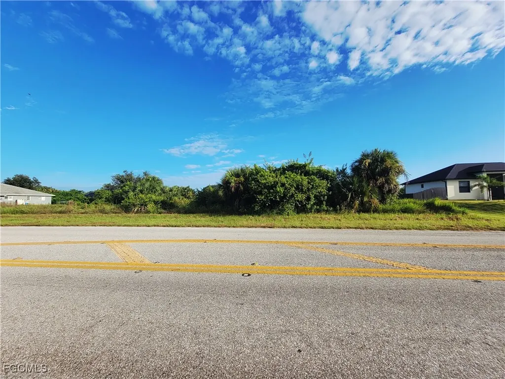 819 Milwaukee Boulevard Lehigh Acres FL 33974