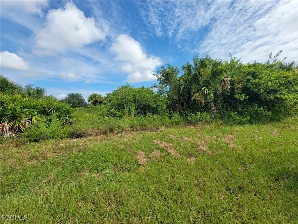 819 Milwaukee Boulevard Lehigh Acres FL 33974