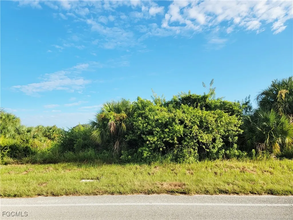 819 Milwaukee Boulevard Lehigh Acres FL 33974