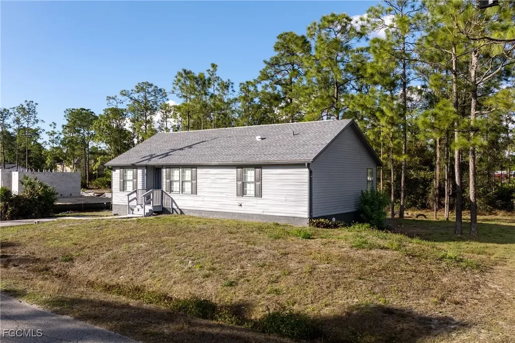 1505 E 15th Street Lehigh Acres FL 33972