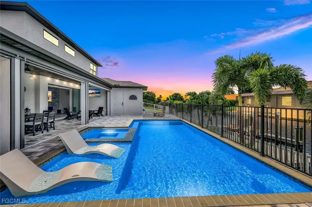 1909 SE 14th Street Cape Coral FL 33990