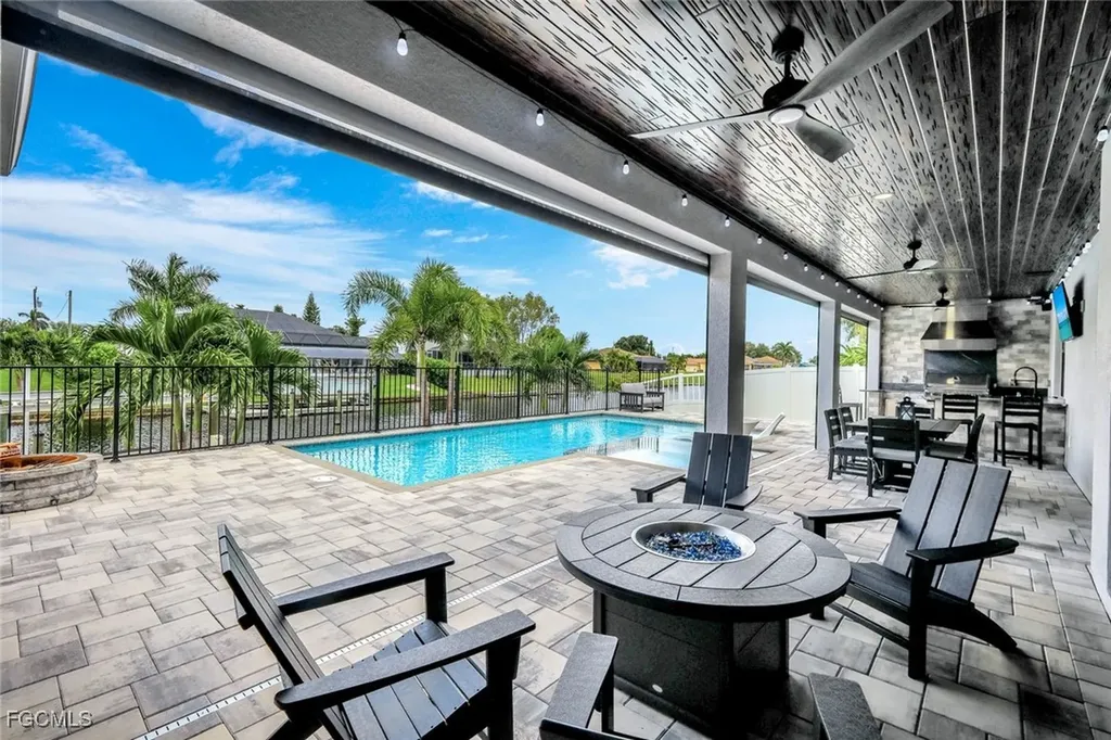 1909 SE 14th Street Cape Coral FL 33990