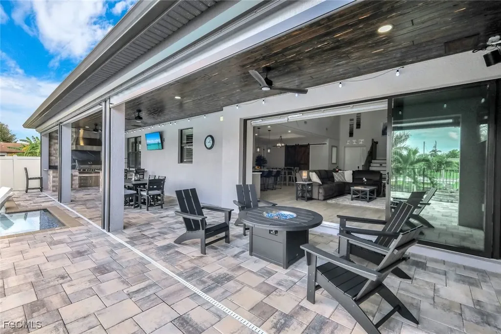 1909 SE 14th Street Cape Coral FL 33990