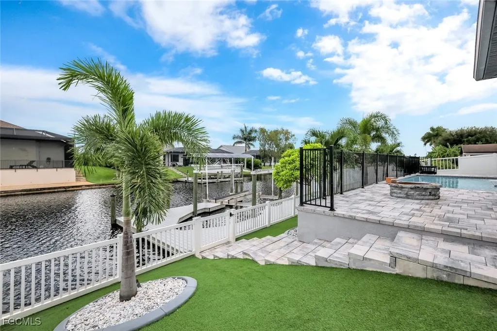 1909 SE 14th Street Cape Coral FL 33990
