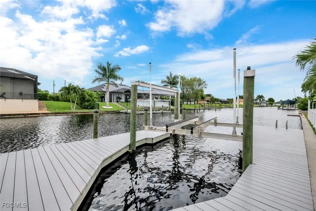 1909 SE 14th Street Cape Coral FL 33990