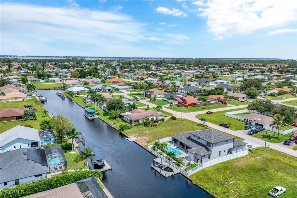 1909 SE 14th Street Cape Coral FL 33990