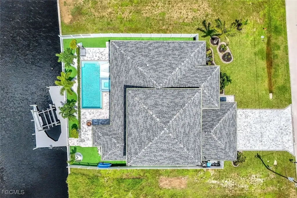 1909 SE 14th Street Cape Coral FL 33990