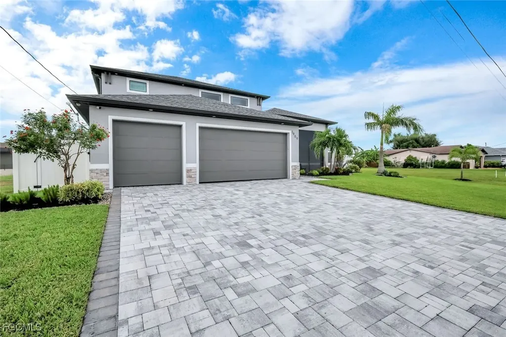 1909 SE 14th Street Cape Coral FL 33990
