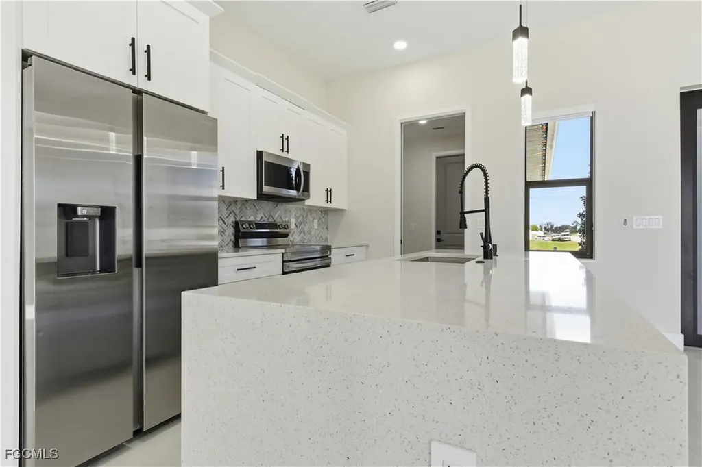 1442 NE 33rd Lane Cape Coral FL 33909