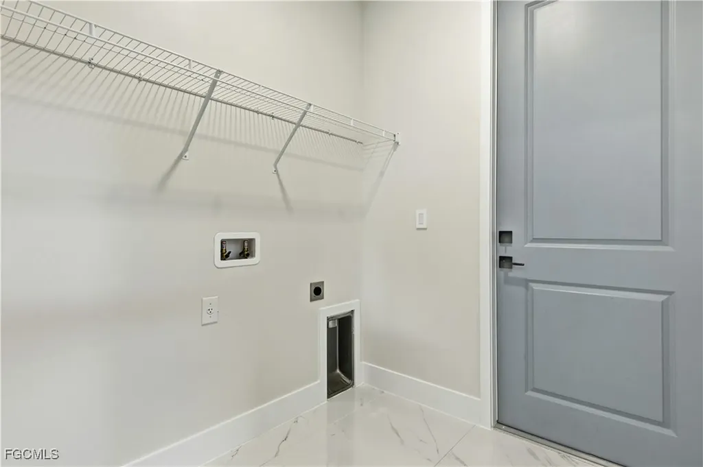 1442 NE 33rd Lane Cape Coral FL 33909