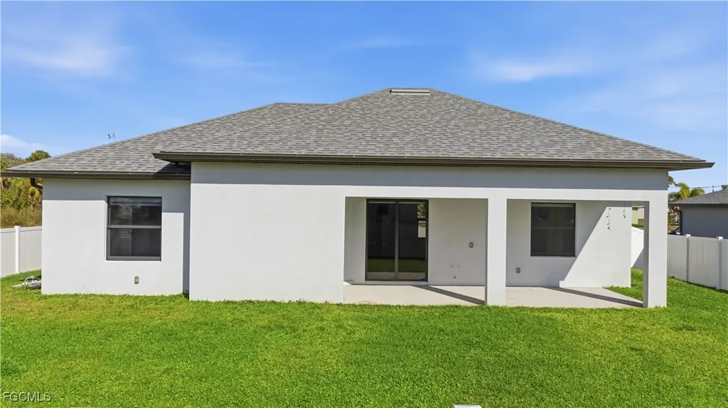 1442 NE 33rd Lane Cape Coral FL 33909