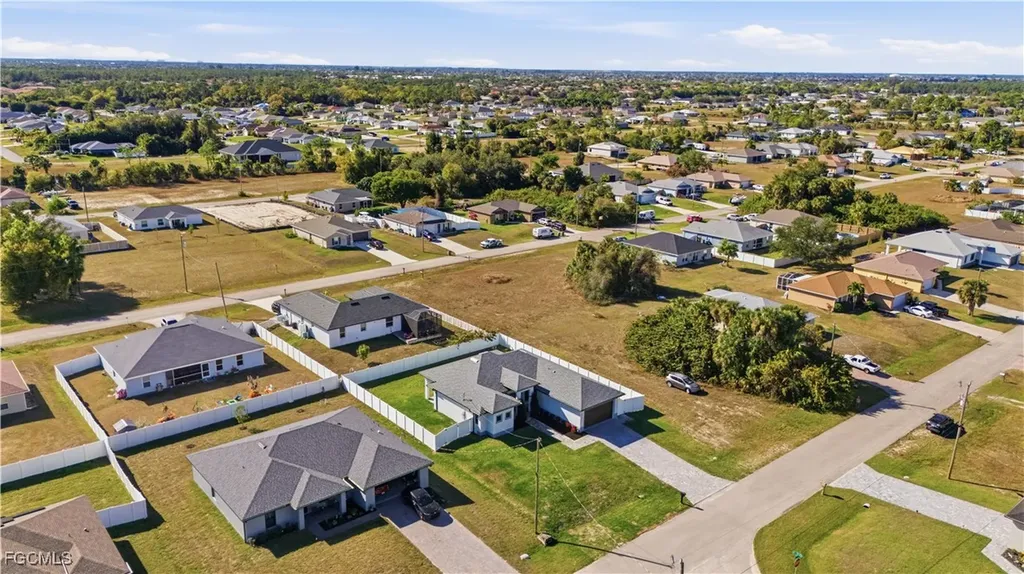 1442 NE 33rd Lane Cape Coral FL 33909