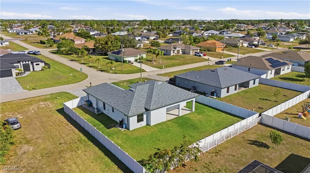 1442 NE 33rd Lane Cape Coral FL 33909