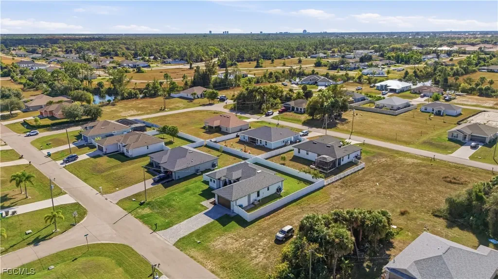1442 NE 33rd Lane Cape Coral FL 33909