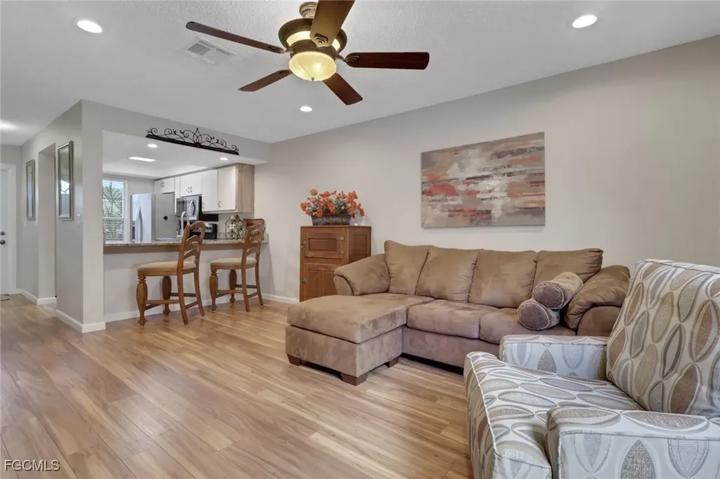 4641 SW Santa Barbara Place Cape Coral FL 33914