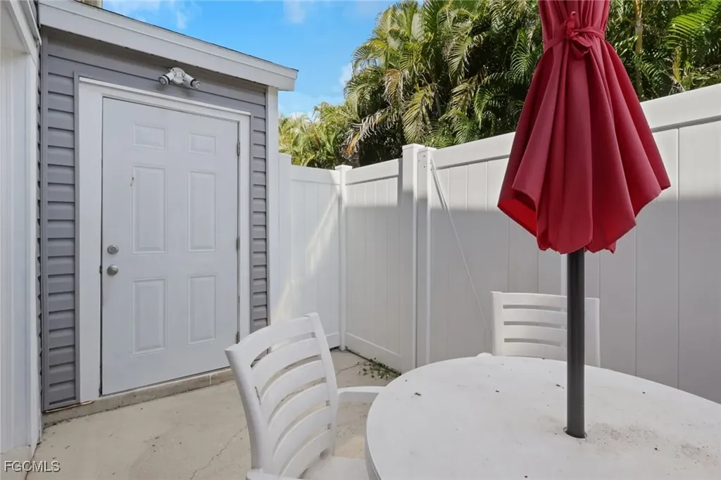 4641 SW Santa Barbara Place Cape Coral FL 33914
