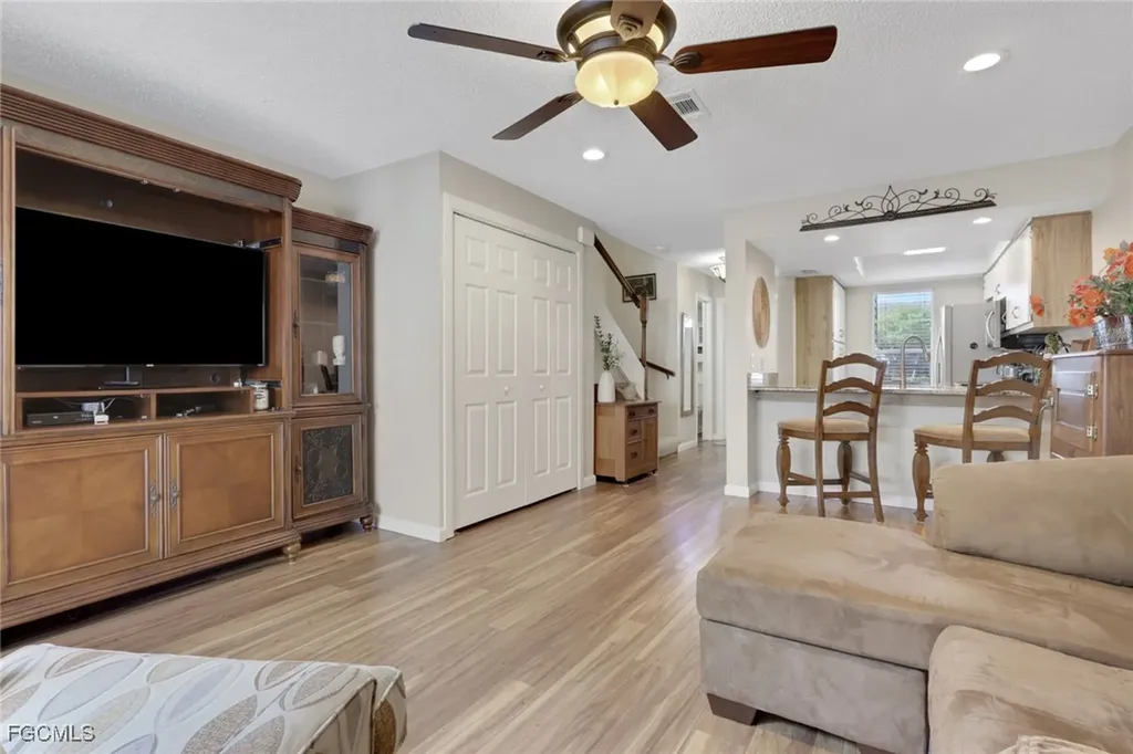 4641 SW Santa Barbara Place Cape Coral FL 33914