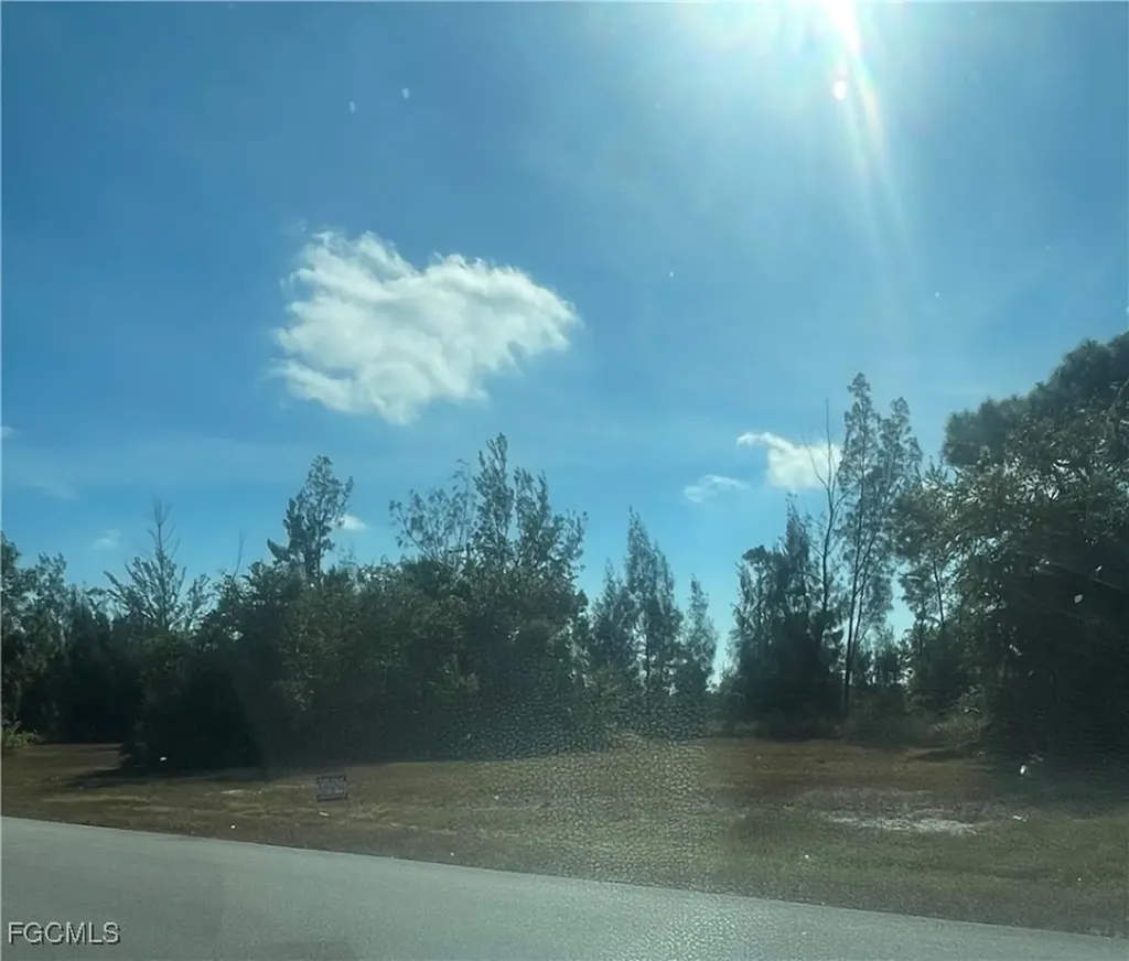 2136 NE 39th Terrace Cape Coral FL 33909