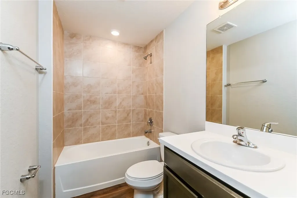 509 SW 7th Place Cape Coral FL 33991