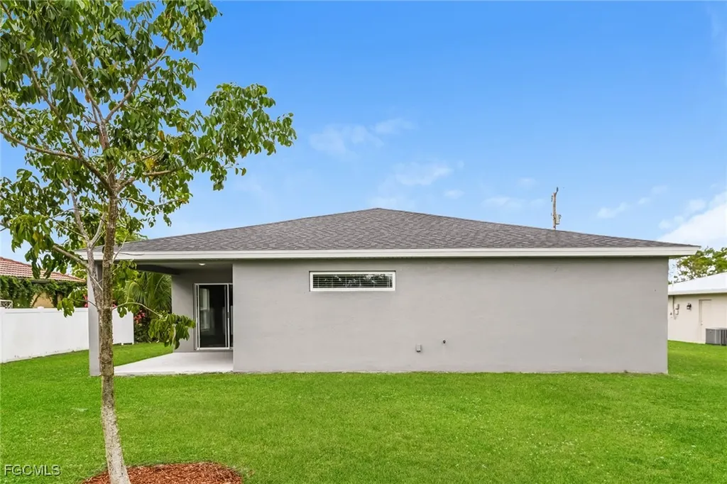509 SW 7th Place Cape Coral FL 33991