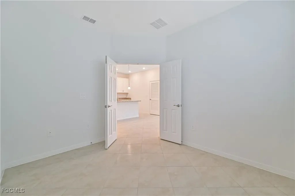 4466 Dutchess Park Road Fort Myers FL 33916