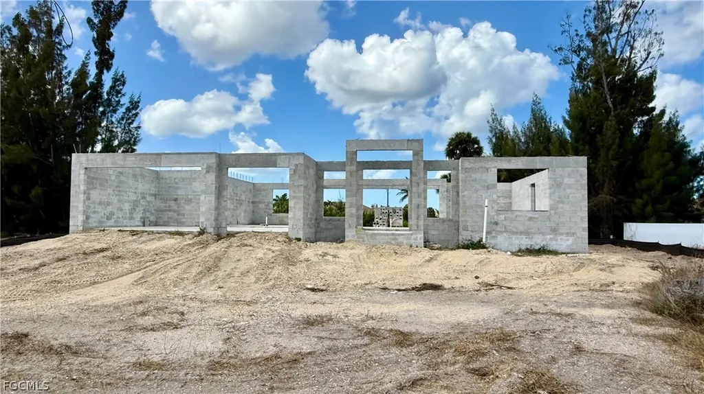 2310 NW 35th Place Cape Coral FL 33993
