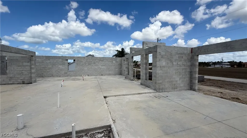 2310 NW 35th Place Cape Coral FL 33993