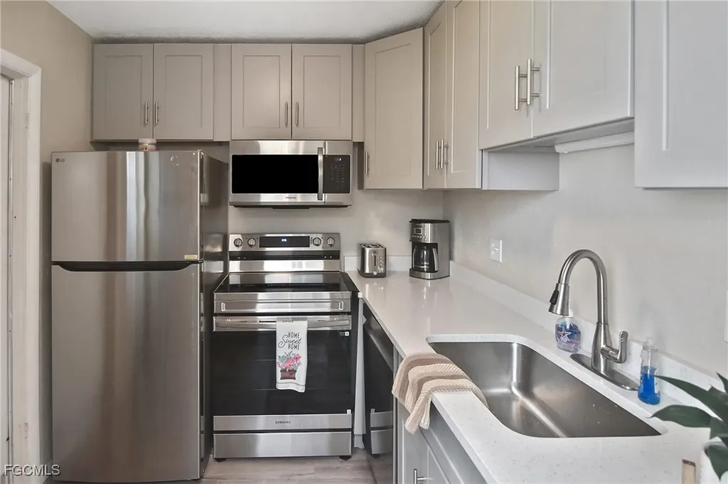 1411 Tropic Terrace North Fort Myers FL 33903