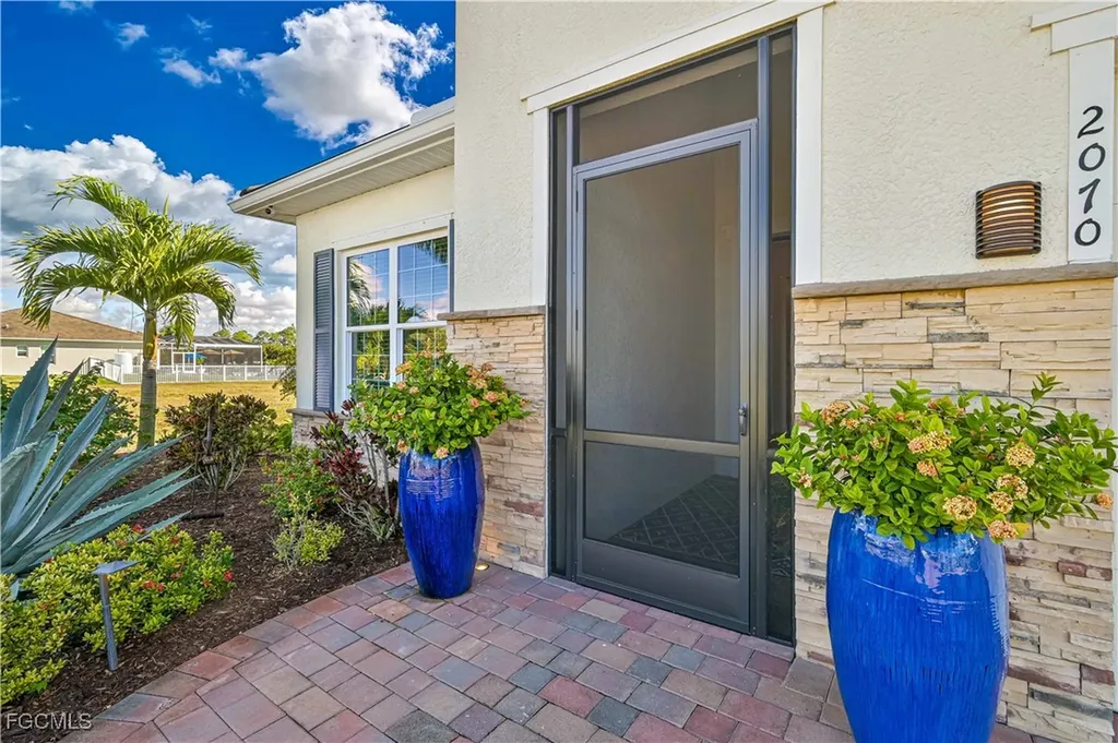 2070 Hickeys Creekside Drive Alva FL 33920