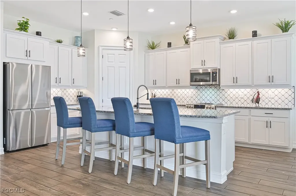 2070 Hickeys Creekside Drive Alva FL 33920