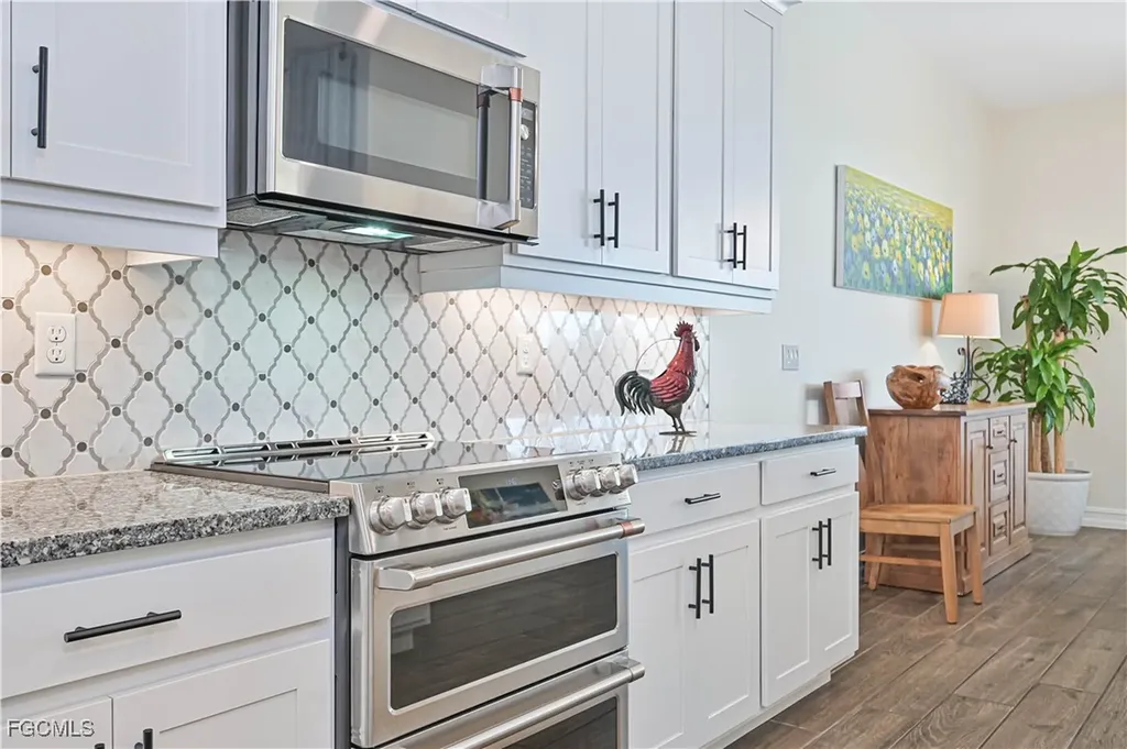 2070 Hickeys Creekside Drive Alva FL 33920