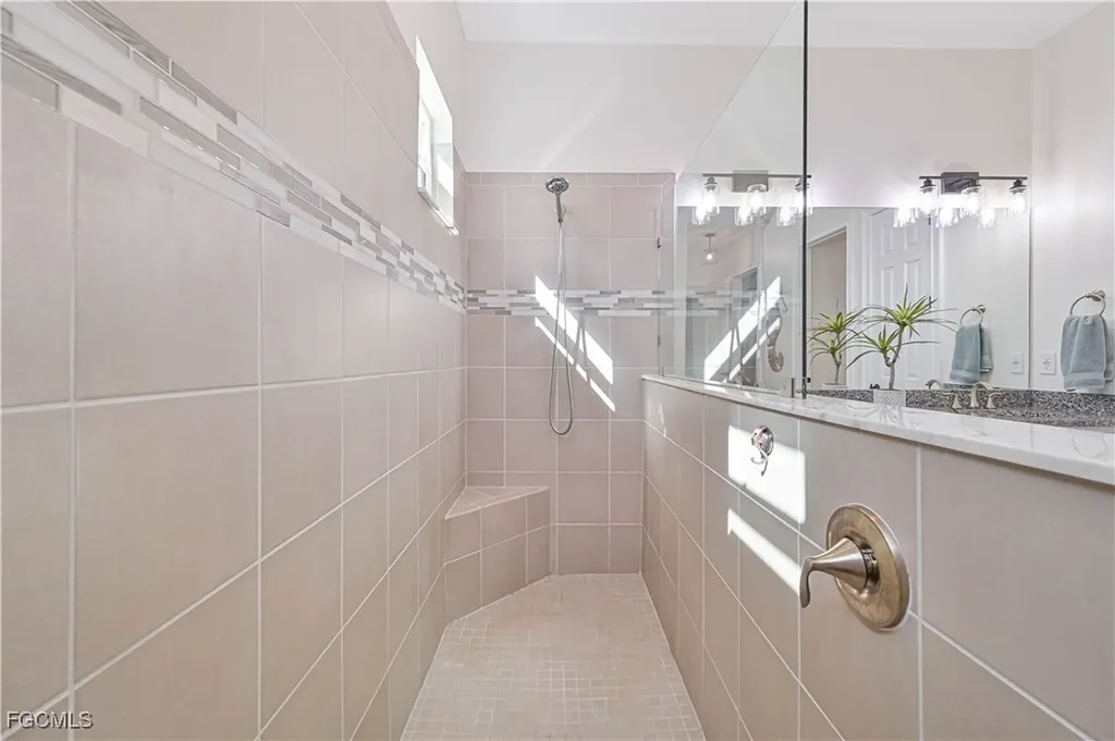 2070 Hickeys Creekside Drive Alva FL 33920