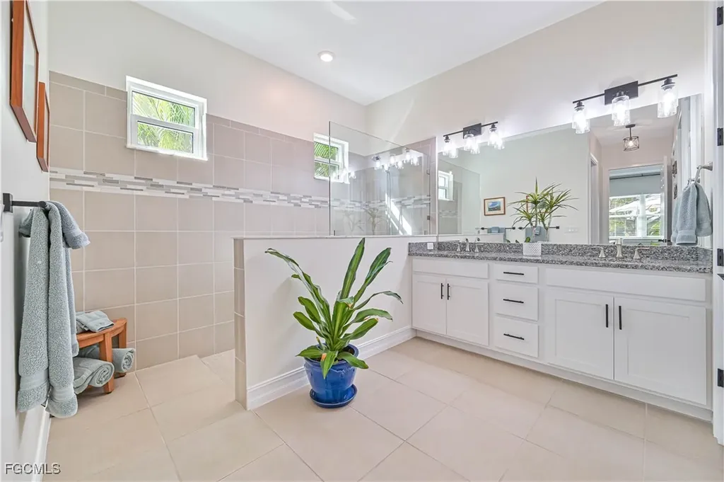 2070 Hickeys Creekside Drive Alva FL 33920