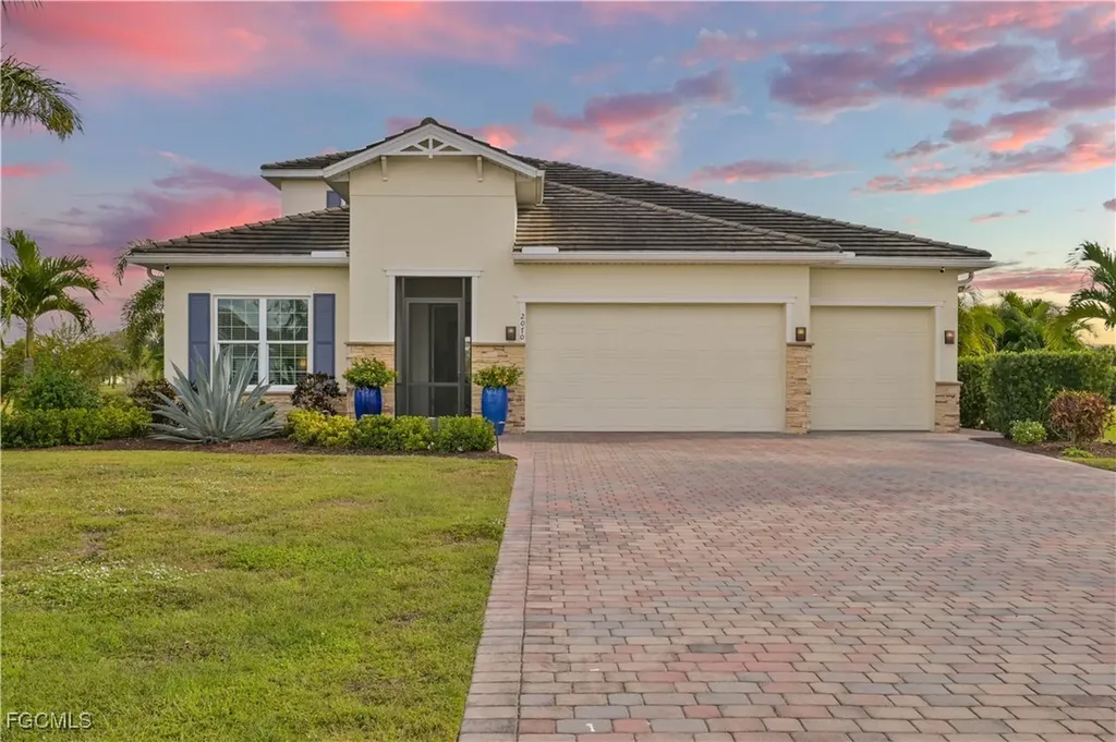 2070 Hickeys Creekside Drive Alva FL 33920