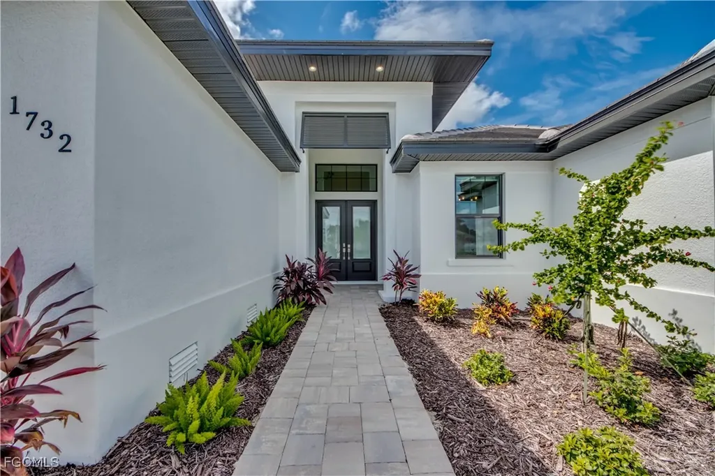 1732 SE 40th Terrace Cape Coral FL 33904