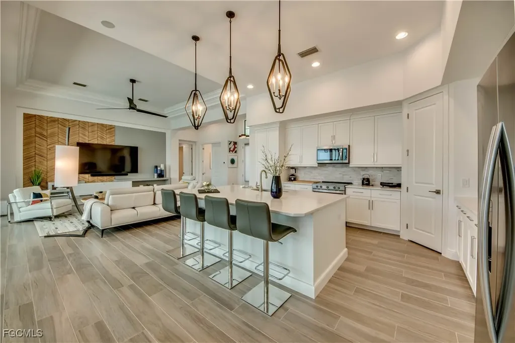 1732 SE 40th Terrace Cape Coral FL 33904