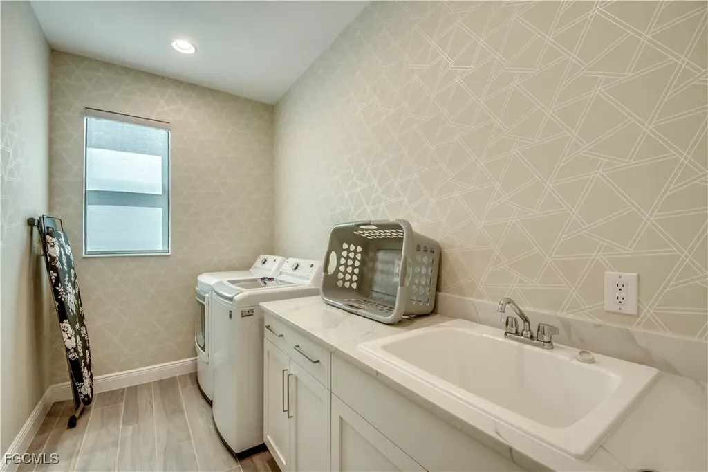 1732 SE 40th Terrace Cape Coral FL 33904