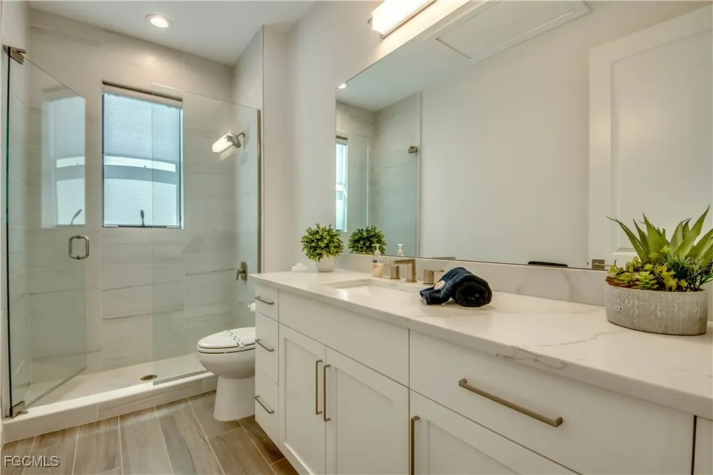 1732 SE 40th Terrace Cape Coral FL 33904