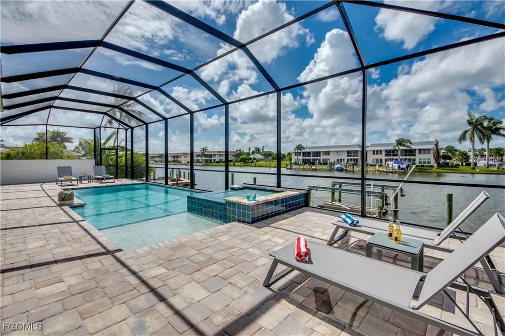 1732 SE 40th Terrace Cape Coral FL 33904