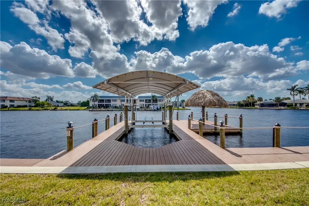 1732 SE 40th Terrace Cape Coral FL 33904