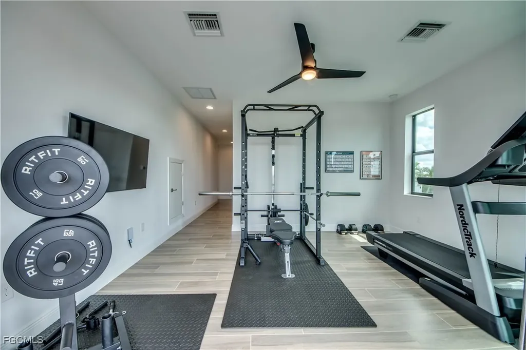 1732 SE 40th Terrace Cape Coral FL 33904