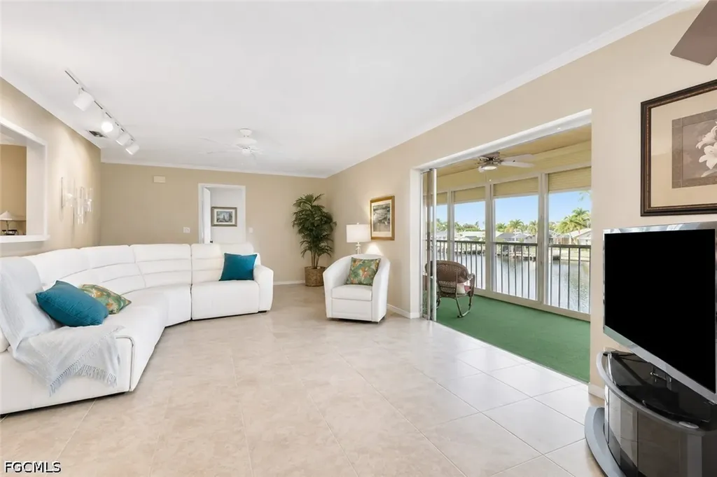 1705 Beach Parkway Cape Coral FL 33904